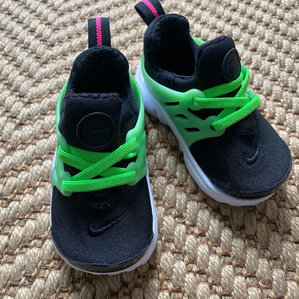 Like new! Nike sneakers